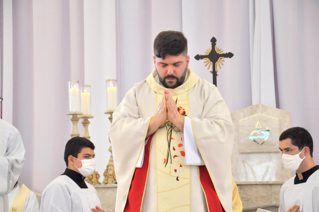 Diocese de Criciúma celebra ordenação de Padre Anderson Cardoso Costa – Sul  em Destaque